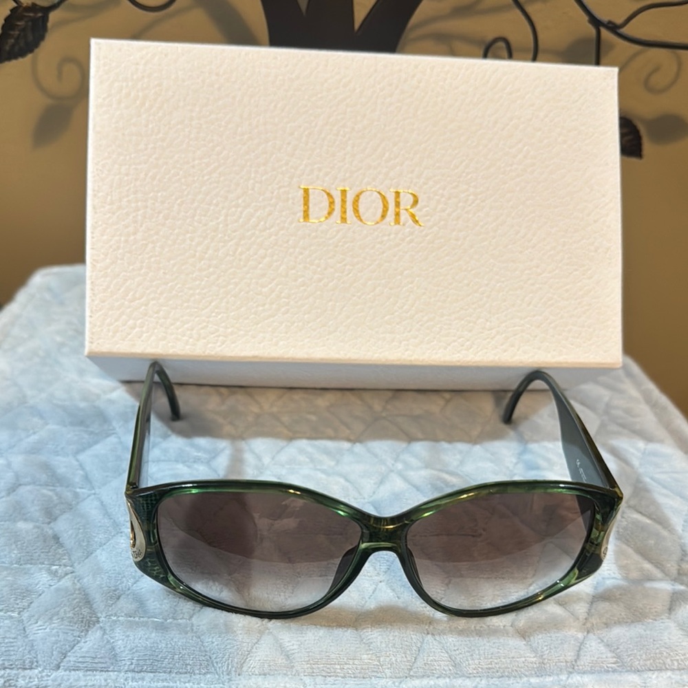 Christian Dior Authentic Green Women's Sunglasses In Amazing Condition With Box - Picture 2 of 16